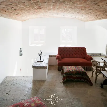 Alfama Deluxe Duplex By Lovelystay